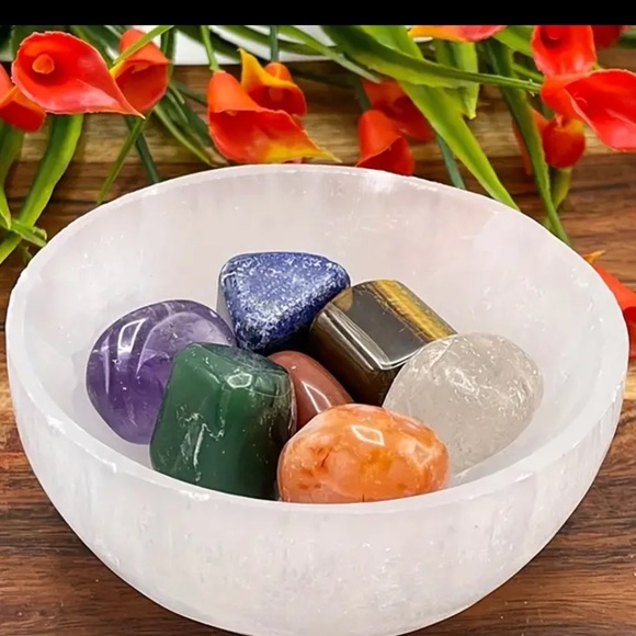 Genuine selenite hand carved ✨charging✨ bowls - Picture 12 of 13